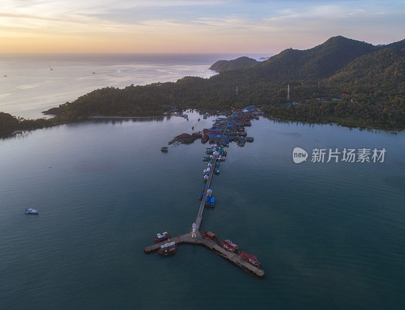 美丽的鸟瞰图Bang Bao码头在Koh Chang，泰国，Trat省